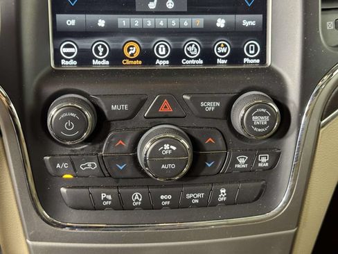 Used 2018 Jeep Grand Cherokee Limited w/ Trailer Tow Group IV AWD/4WD image 27