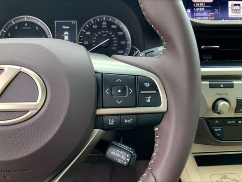 Used 2018 Lexus ES 350 w/ Accessory Package 2 image 25