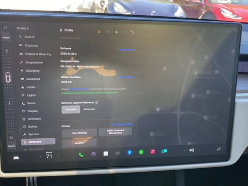 Used 2022 Tesla Model S image 15