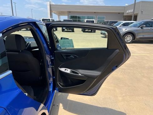 Used 2023 Chevrolet Malibu LT FWD image 19