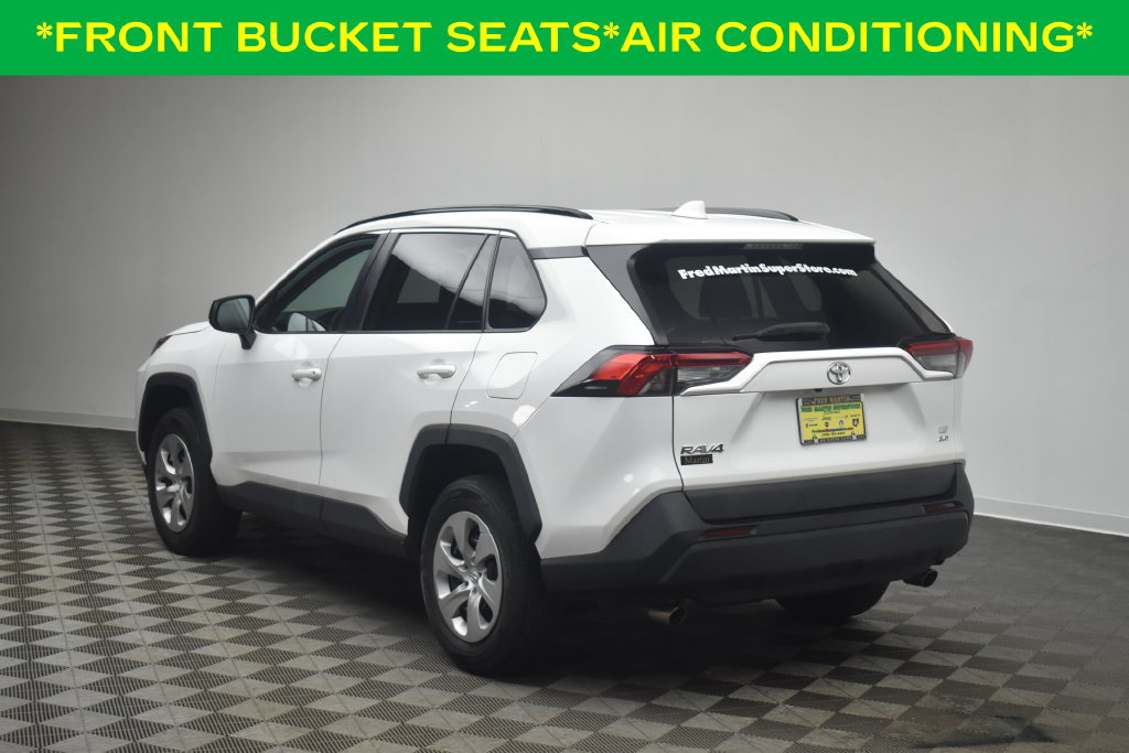 Used 2021 Toyota RAV4 LE AWD/4WD image 4