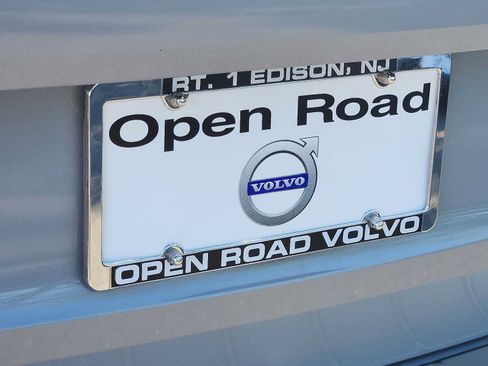 Certified 2024 Volvo XC60 B5 Ultimate w/ Protection Package Premier AWD/4WD image 30