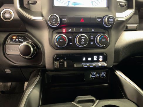 Used 2021 RAM 1500 Big Horn image 18