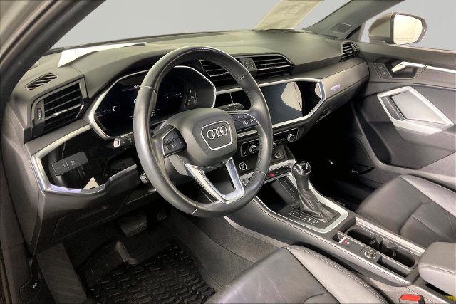 Used 2022 Audi Q3 2.0T Premium Plus w/ Premium Plus Package AWD/4WD image 16