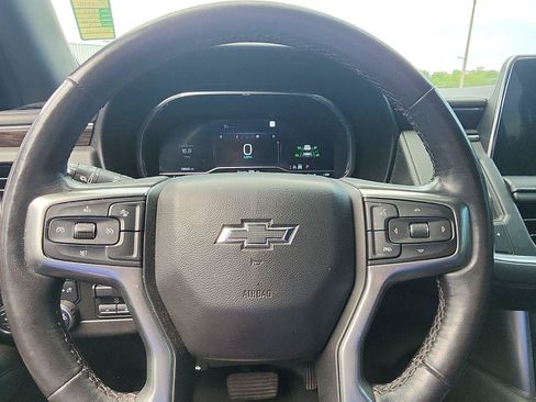 Used 2022 Chevrolet Suburban Z71 w/ Z71 Off-Road Package AWD/4WD image 12