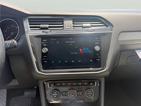 Used 2019 Volkswagen Tiguan SE w/ Panoramic Sunroof Package AWD/4WD image 14