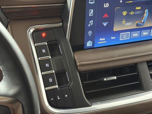 Used 2023 Chevrolet Tahoe High Country AWD/4WD image 22