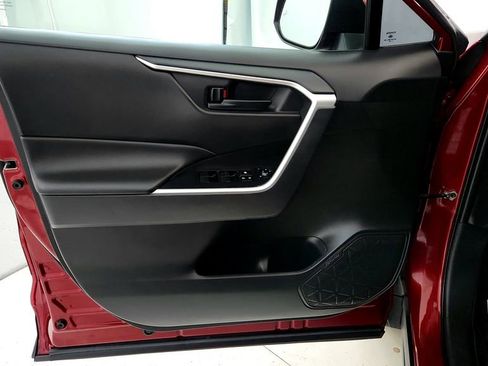 Certified 2022 Toyota RAV4 LE AWD/4WD image 22