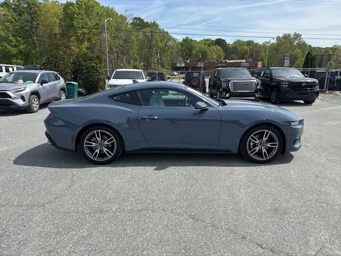 Used 2024 Ford Mustang Coupe image 6