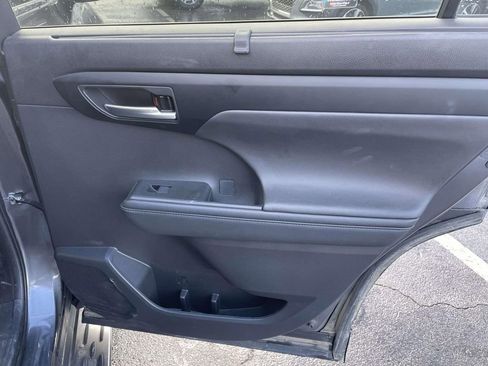 Used 2023 Toyota Highlander XLE image 45