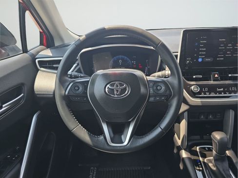 Used 2025 Toyota Corolla Cross XLE w/ Convenience Package AWD/4WD image 11