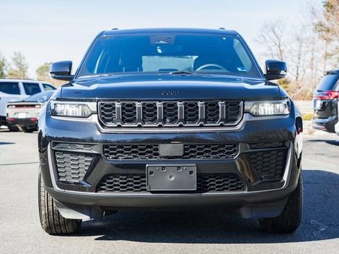 New 2026 Jeep Grand Cherokee Laredo image 3