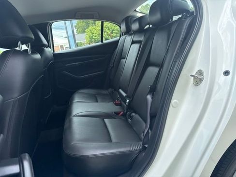 Used 2023 MAZDA MAZDA3 s FWD image 11