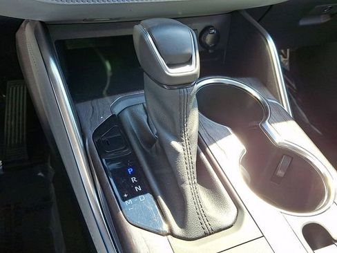 Used 2022 Toyota Highlander Platinum image 17