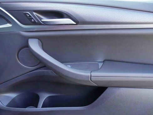 Used 2025 BMW X4 M40i image 31