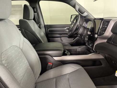 New 2025 RAM 1500 Big Horn AWD/4WD image 13
