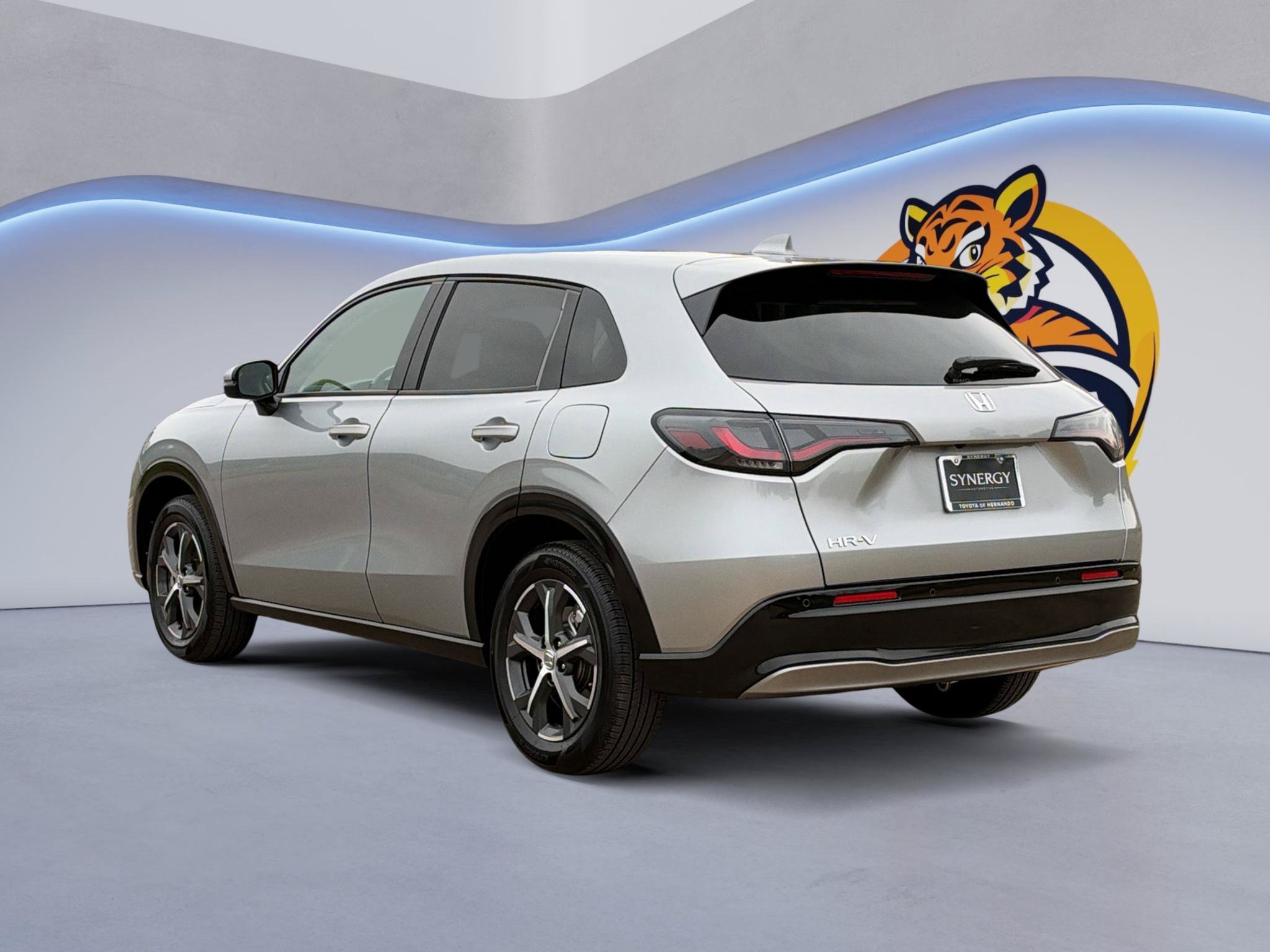 Used 2025 Honda HR-V EX-L image 8