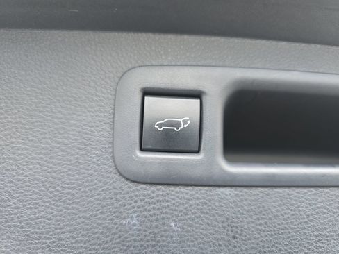 Used 2023 Toyota Highlander XLE image 21