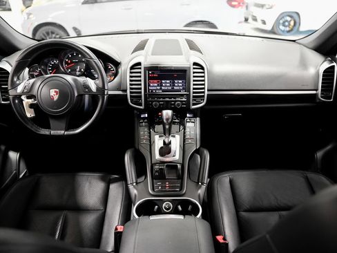 Used 2012 Porsche Cayenne image 19