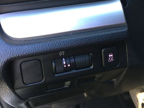 Used 2016 Subaru Crosstrek 2.0i Premium image 25