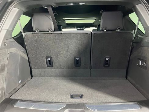 Used 2025 Cadillac Escalade Premium Luxury image 30