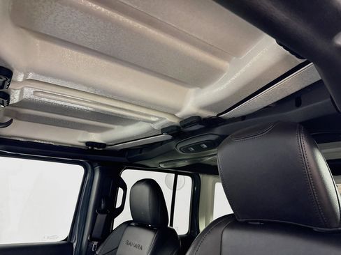 Used 2024 Jeep Wrangler Unlimited Sahara AWD/4WD image 23