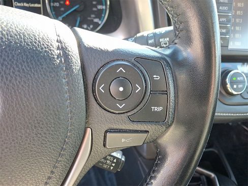 Used 2018 Toyota RAV4 Limited image 22