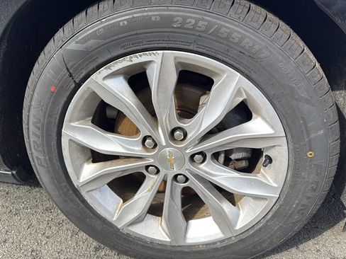 Used 2019 Chevrolet Malibu LT image 14