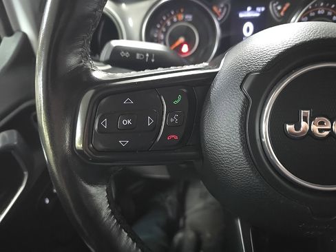 Used 2022 Jeep Gladiator Willys image 19