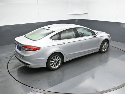 Used 2017 Ford Fusion SE image 48