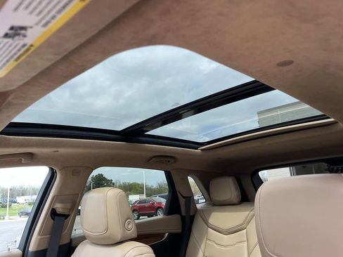 Used 2017 Cadillac XT5 Platinum image 28