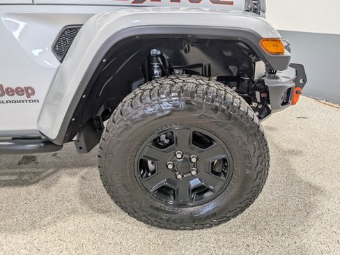 Used 2022 Jeep Gladiator Mojave w/ LED Lighting Group AWD/4WD image 14