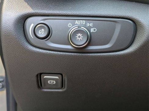 New 2025 Chevrolet Blazer LT w/ Convenience Package image 14