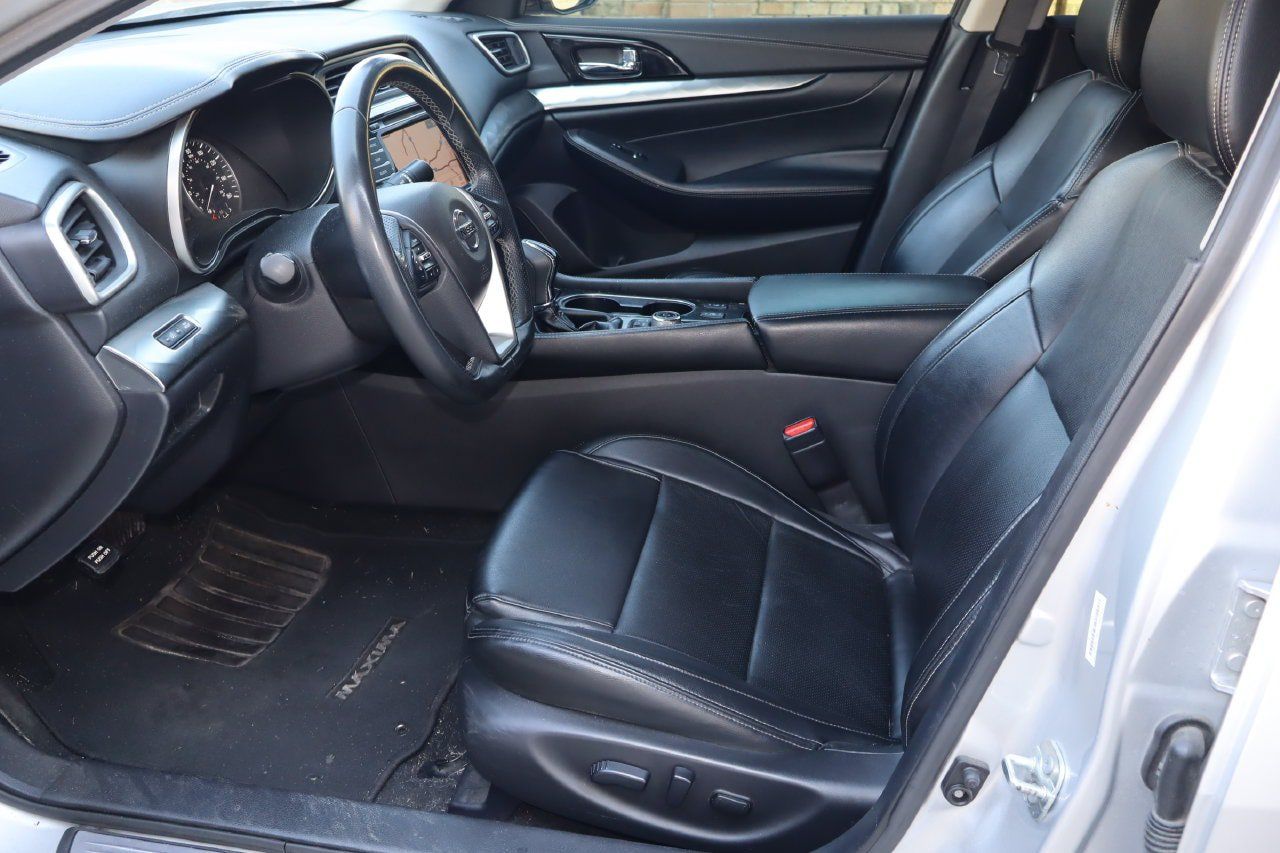 Used 2022 Nissan Maxima SV w/ Floor Mat Group FWD image 15