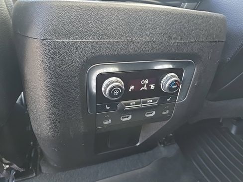 Used 2021 GMC Yukon Denali w/ Denali Premium Package image 17