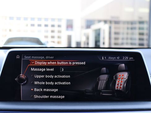 Used 2017 BMW 750i xDrive image 27