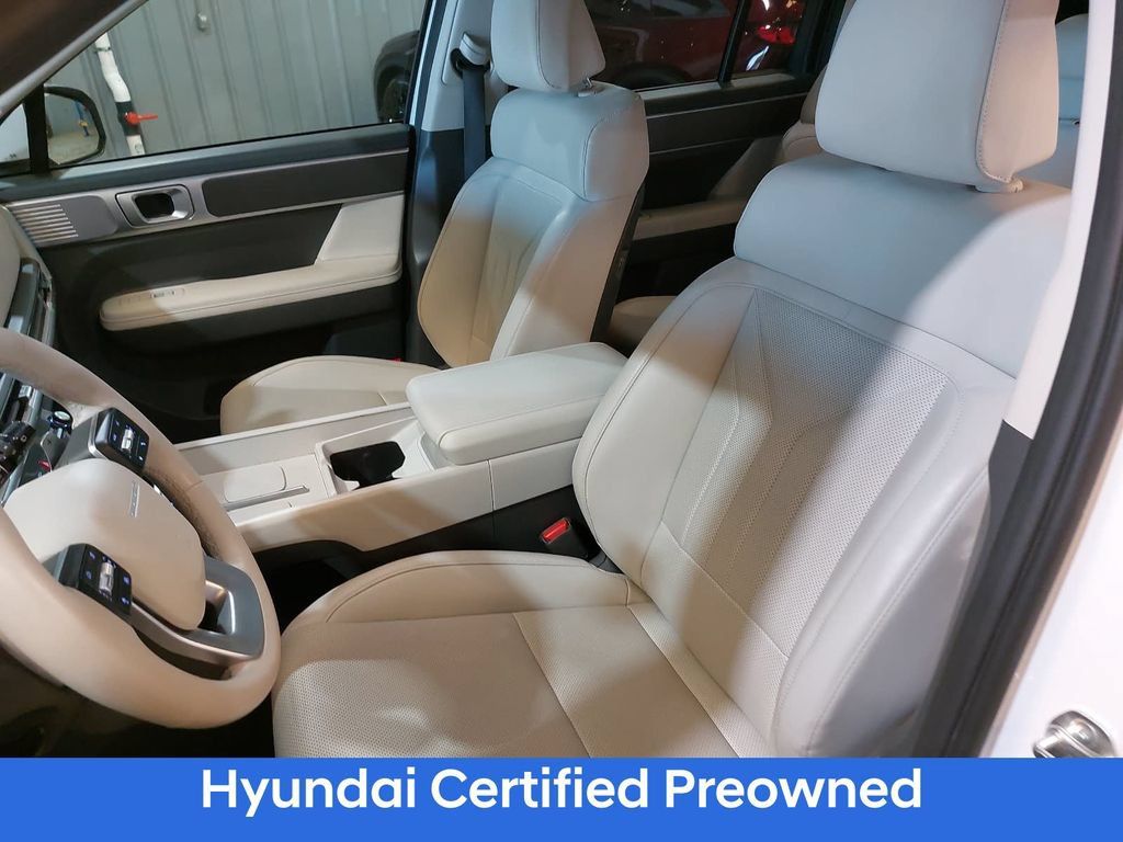 Used 2025 Hyundai Santa Fe SEL FWD image 15