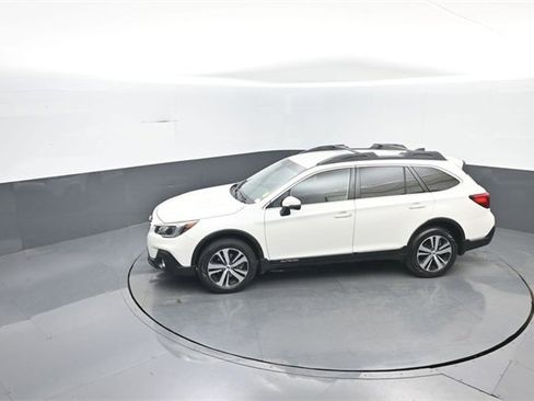 Used 2018 Subaru Outback 2.5i Premium image 20