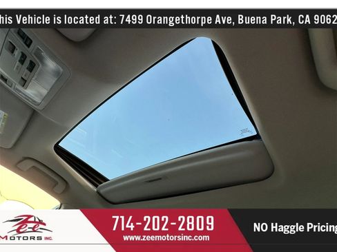 Used 2013 Toyota Avalon Limited w/ Technology Pkg FWD image 32