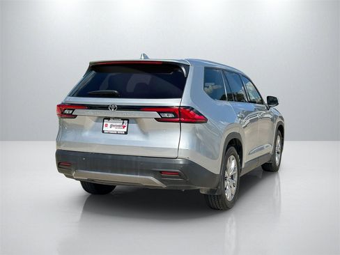 Used 2024 Toyota Grand Highlander Limited image 5