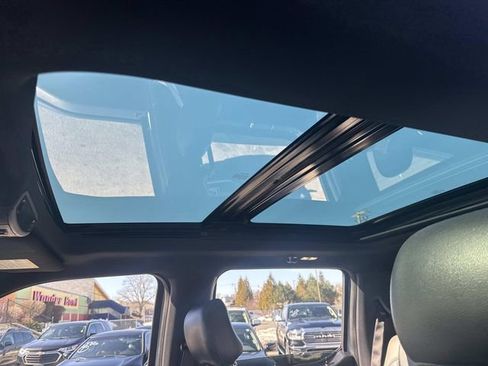 Used 2017 Ford F150 Raptor w/ Equipment Group 802A Luxury image 23