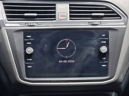 Certified 2023 Volkswagen Tiguan SE R-Line image 18
