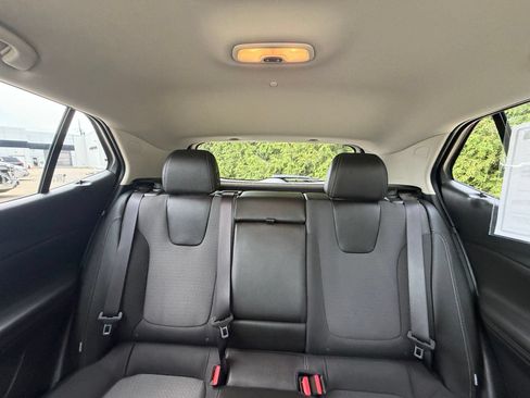 Used 2024 Buick Encore GX Preferred w/ Comfort Package AWD/4WD image 3