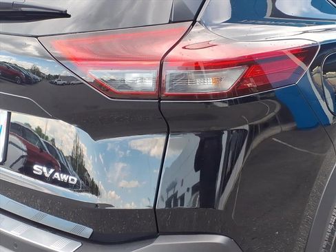 Used 2023 Nissan Rogue SV w/ SV Premium B Package image 9