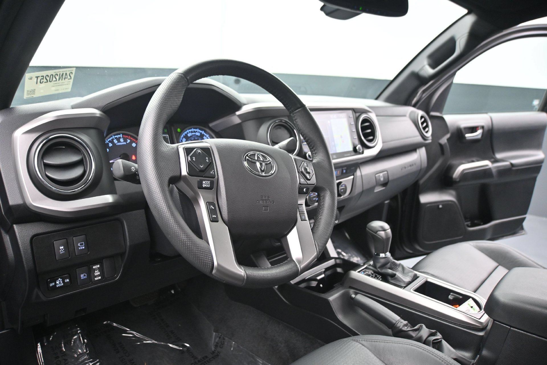 Used 2021 Toyota Tacoma Limited AWD/4WD image 21