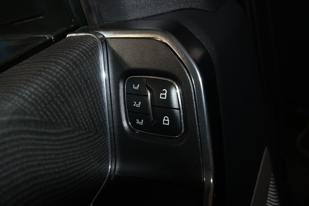 Used 2025 Ford F250 Platinum AWD/4WD image 10