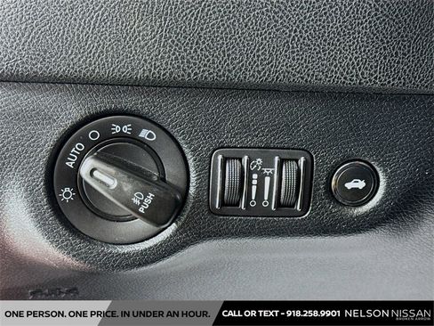 Used 2018 Dodge Charger SXT Plus w/ Blacktop Package image 10