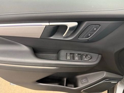 Used 2025 Buick Enclave Preferred AWD/4WD image 15