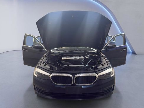 Used 2017 BMW 530i xDrive image 9