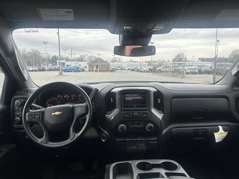 Used 2023 Chevrolet Silverado 1500 Custom image 8